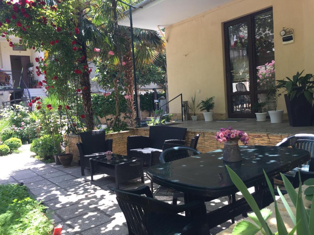 House 41 Bed & Breakfast Tbilisi Bagian luar foto