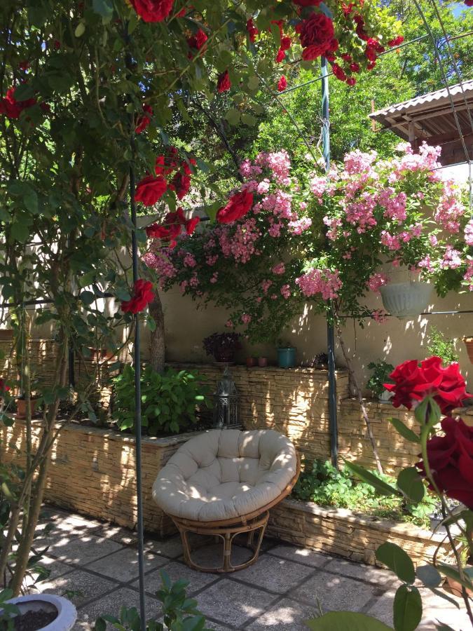 House 41 Bed & Breakfast Tbilisi Bagian luar foto