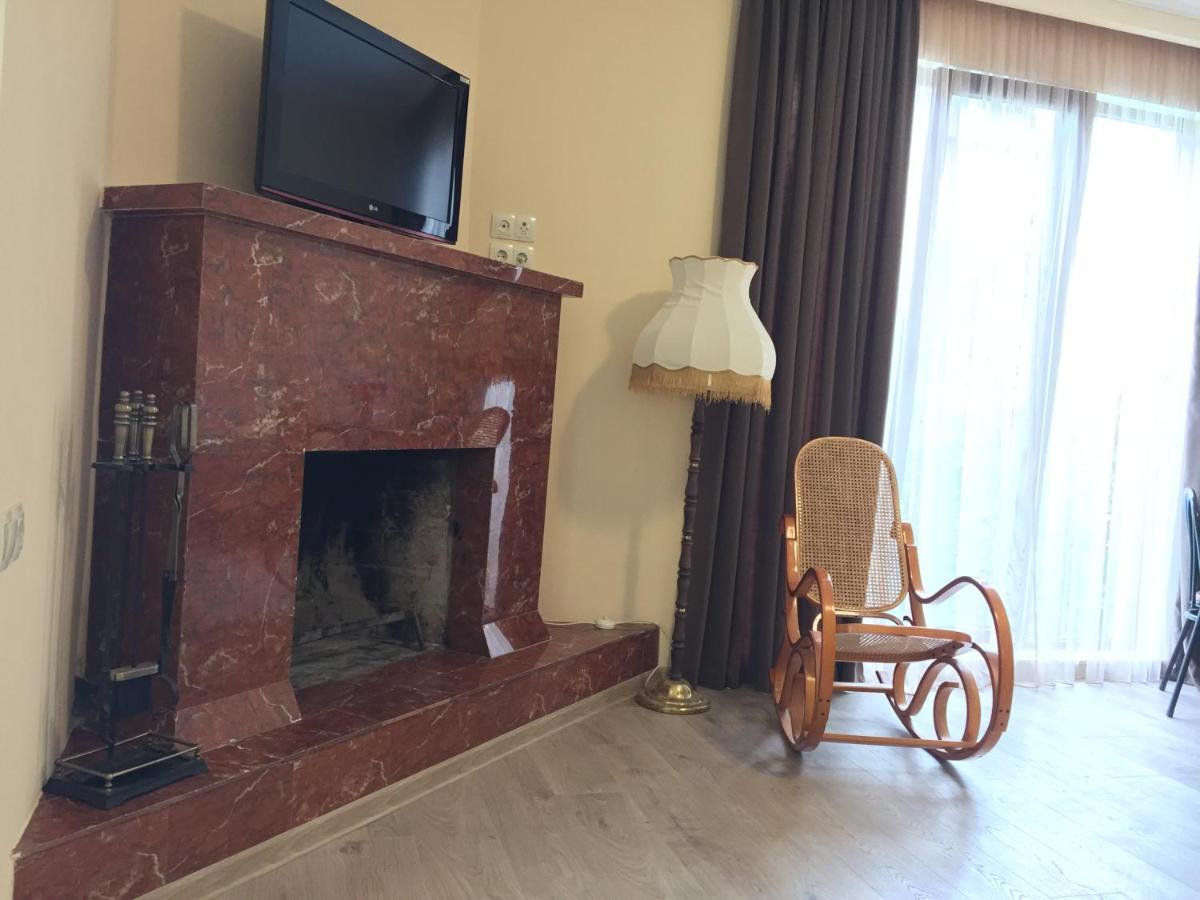 House 41 Bed & Breakfast Tbilisi Bagian luar foto