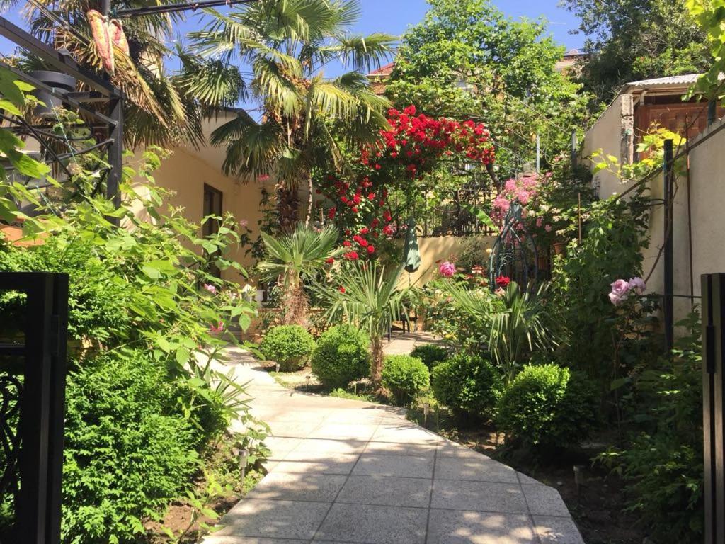House 41 Bed & Breakfast Tbilisi Bagian luar foto