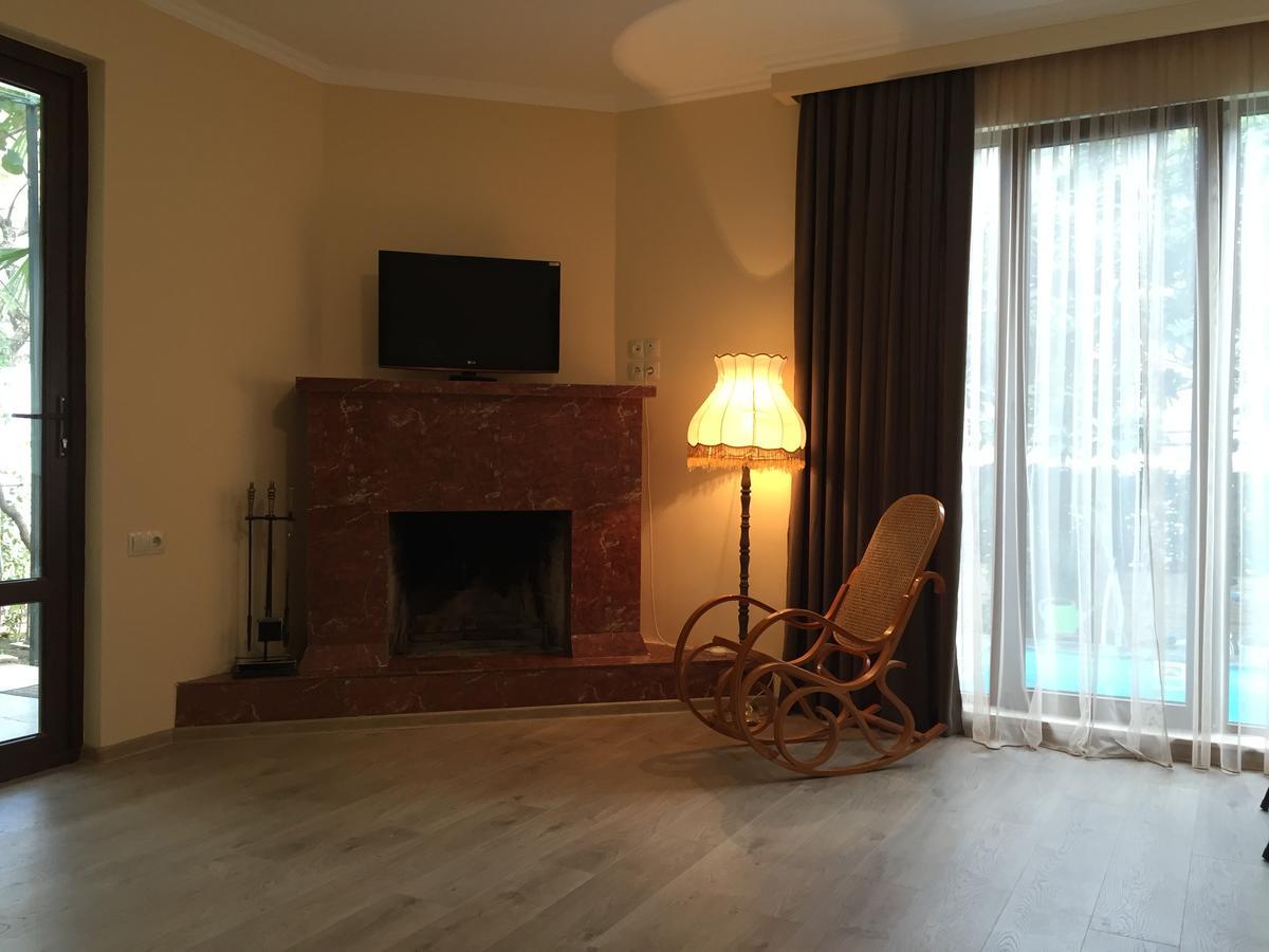House 41 Bed & Breakfast Tbilisi Bagian luar foto
