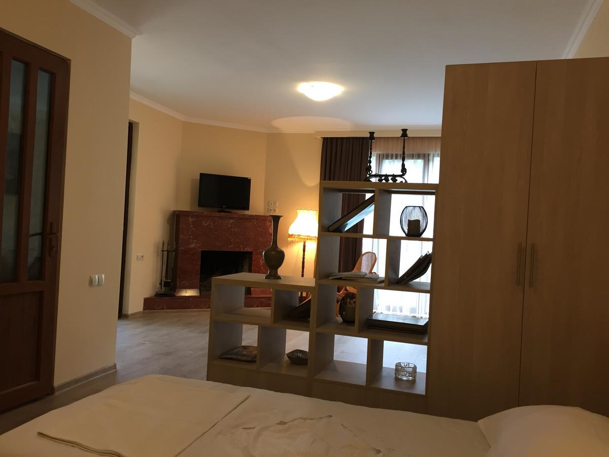 House 41 Bed & Breakfast Tbilisi Bagian luar foto