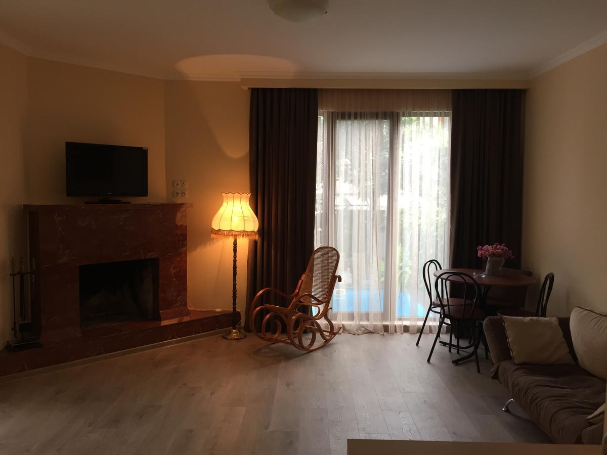 House 41 Bed & Breakfast Tbilisi Bagian luar foto