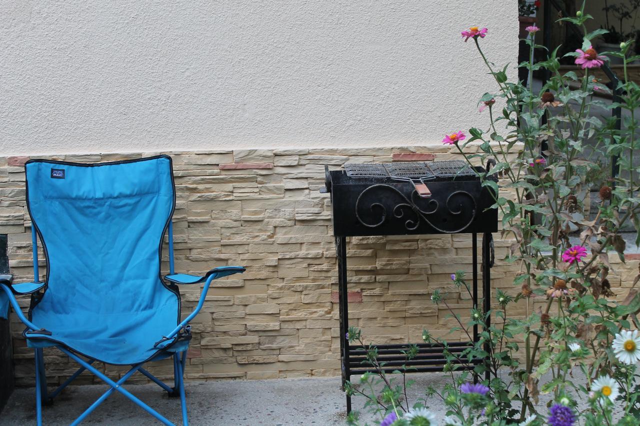 House 41 Bed & Breakfast Tbilisi Bagian luar foto
