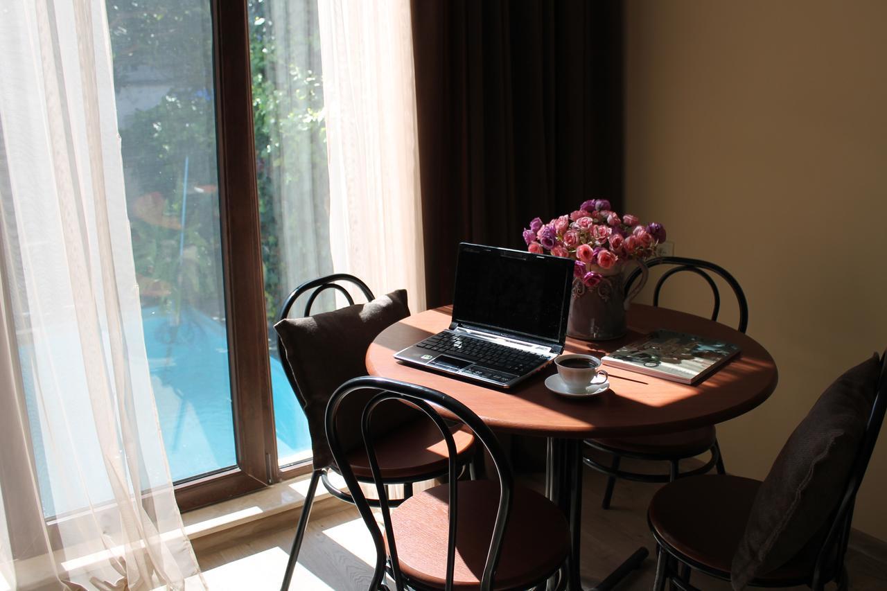 House 41 Bed & Breakfast Tbilisi Bagian luar foto