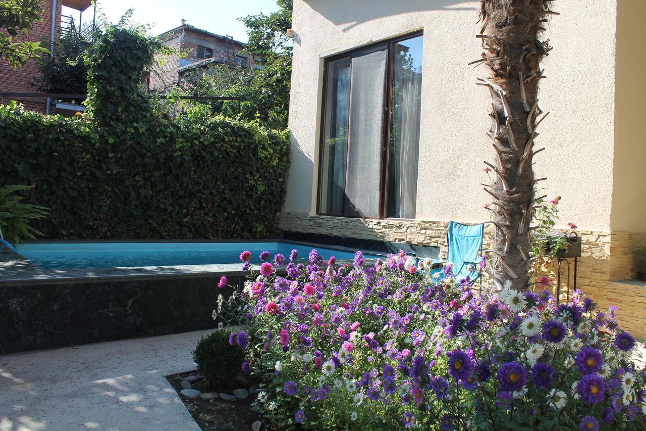 House 41 Bed & Breakfast Tbilisi Bagian luar foto