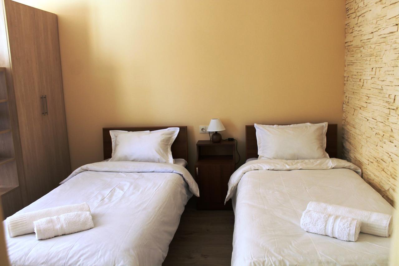 House 41 Bed & Breakfast Tbilisi Bagian luar foto