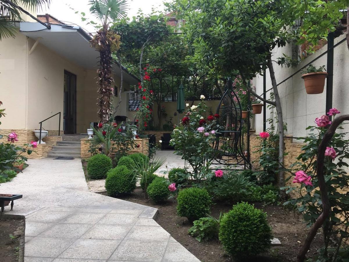 House 41 Bed & Breakfast Tbilisi Bagian luar foto