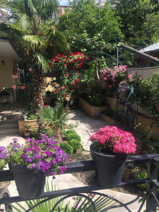 House 41 Bed & Breakfast Tbilisi Bagian luar foto